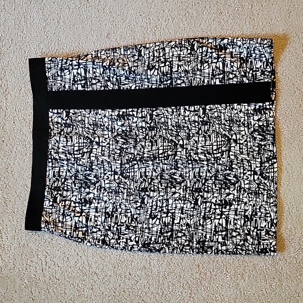 Ann Taylor Pencil Skirt. Size 6.